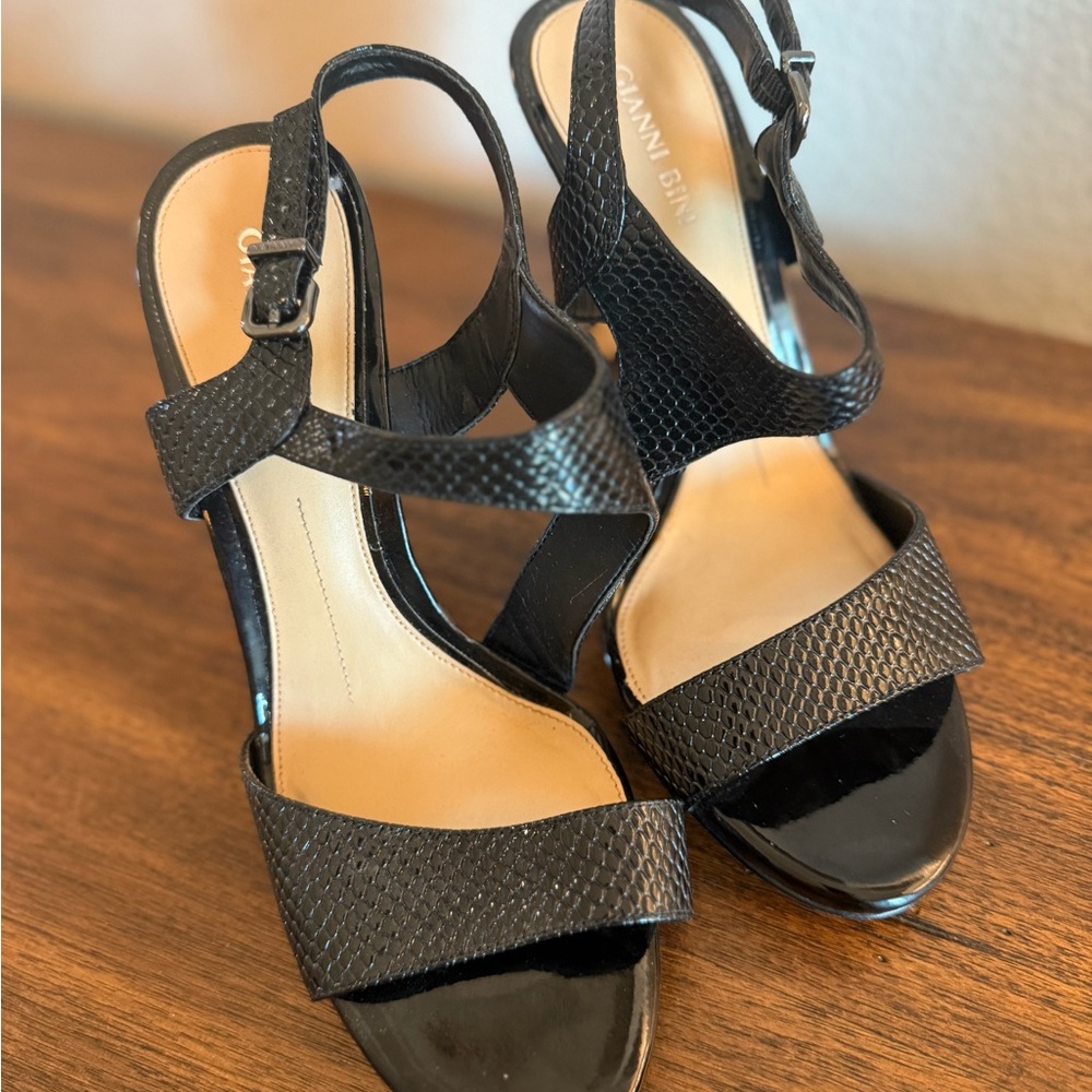Gianni Bini Black Textured Heels